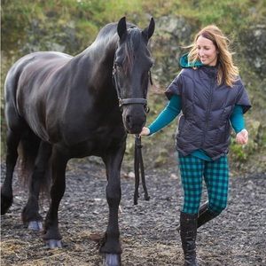 Heim made caccoon zip up vest.